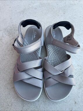 NWT Clarks Cloudsteppers Mira Tide Gray Comfort Walking Sandals Women’s Size 9